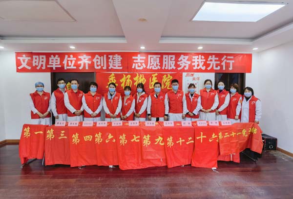 合影.jpg 合影.jpg