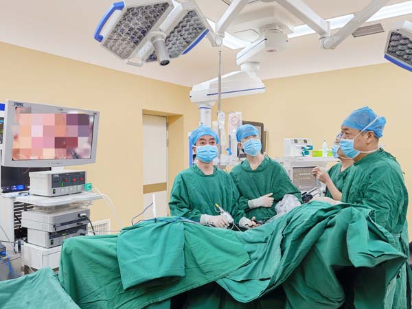 手术_副本.jpg 手术_副本.jpg